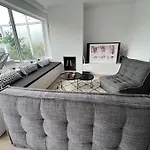 Beautiful Sunny Penthouse *