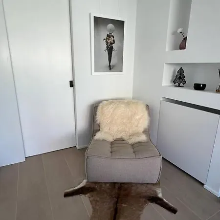 דירה Beautiful Sunny Penthouse