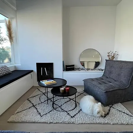 Beautiful Sunny Penthouse דירה קנוקה-הייסט