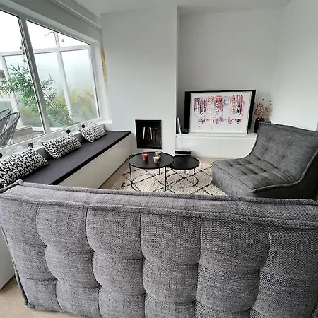 Beautiful Sunny Penthouse *