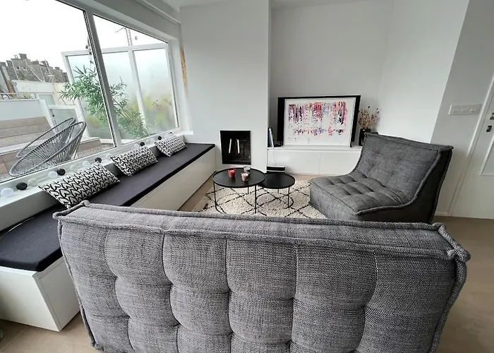 Beautiful Sunny Penthouse *